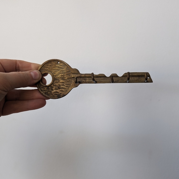 Vintage brass key holder - Picture 2 of 5